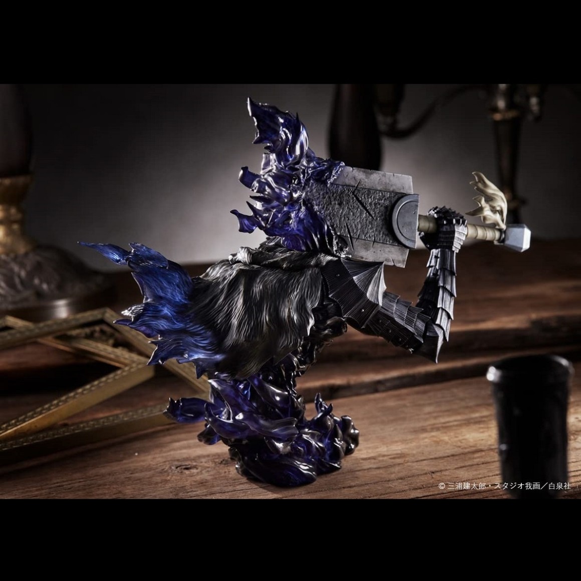 BERSERK vol. 42 - Edição japonesa ESPECIAL com estátua do Guts com